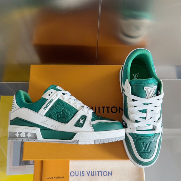 ルイヴィトン靴背面デザイン